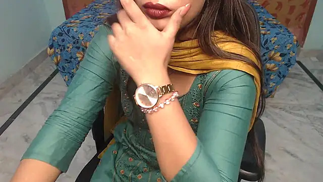 Deevisha-queen - Last tipper name on boobies 🥵🍒😋😘