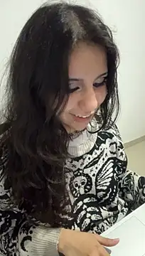 HollyPeachh - Sensual dance + boobs and ass out