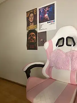 Sofi_chan - STRIPTEASE + TWERKING