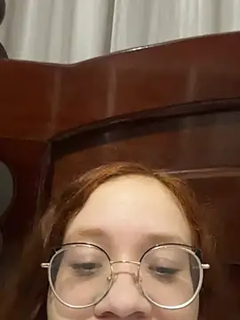Marizinhafunny - ficar de 4/exibir cuzinho