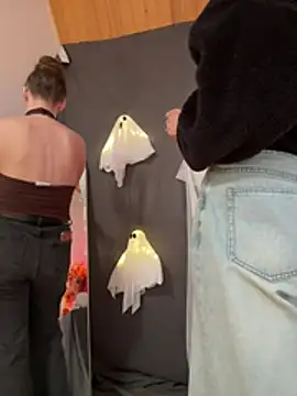 CherryBombs- - SQUIRT 1 GIRL/LT CHOOSE+ HOT VIDEO