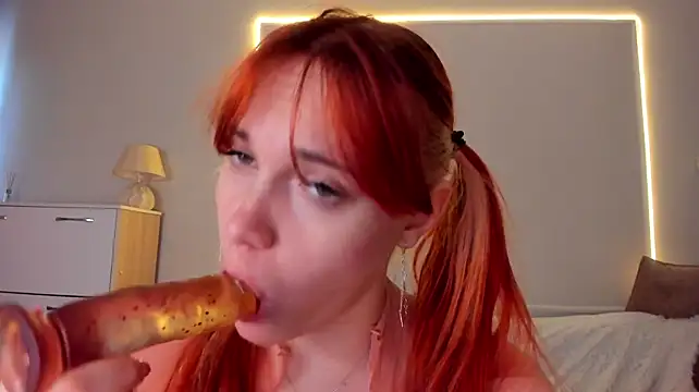SweetieMarry - DOGGY NO PANTIES + SPREAD MY ASSHOLE