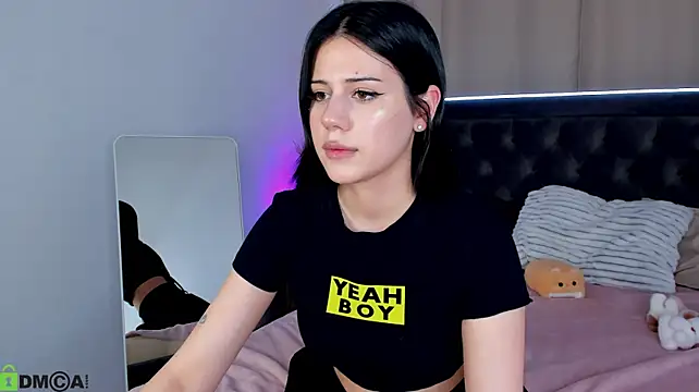 Avroravita - raise T-shirt