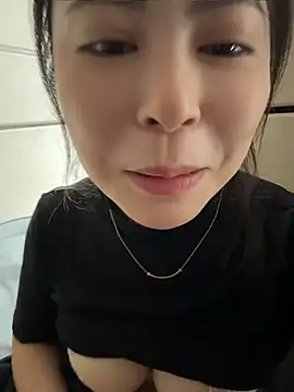 YaoYao8888 - 不穿内裤直播2分钟