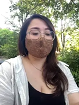 Angie_88 - Live streaming outdoors, looking for thr