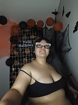 JuliSweet - spanking pussy