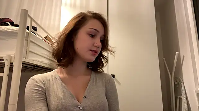 Sereneglowz - Play with bra strap💗