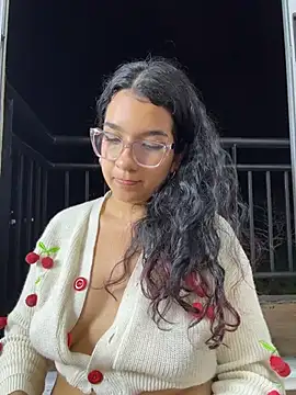 Gia_cutee - naked in the balcony