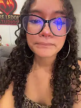 Bunny-firee - Oil or cream on my tits 💧🍒.
