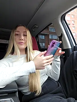 SvetLive - Squirt in car 💦💦💦