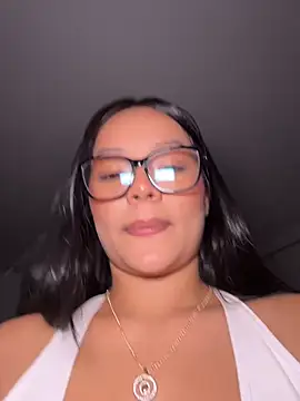 Lola_sweeet18 - Show boobs