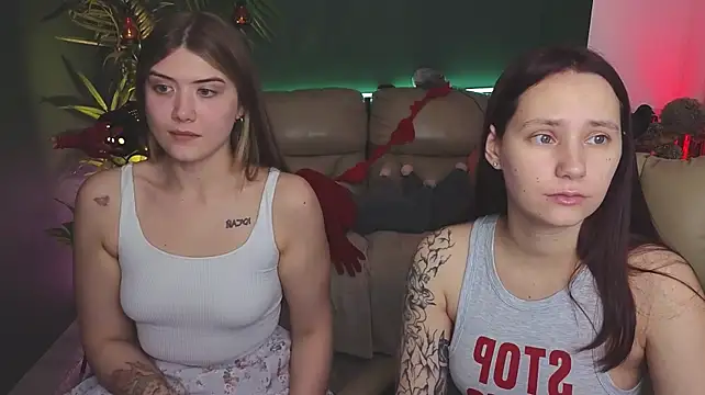 HotCaramellsTV - KISSING +:gift:4LT