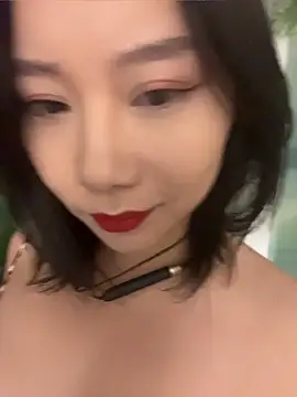 Eliza-E - 全裸5分钟