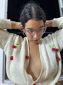 Gia_cutee - naked in the balcony