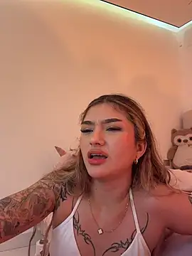 Ariannaa_1 - Ride a plushie + clit rub 🥵😈