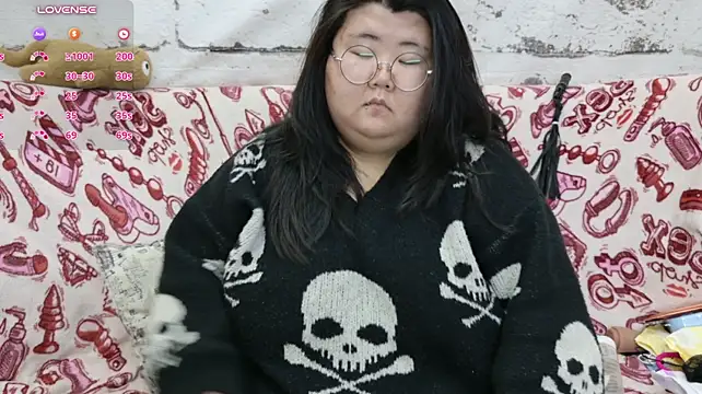 Nadine_asian - Help me to cum+dildo play