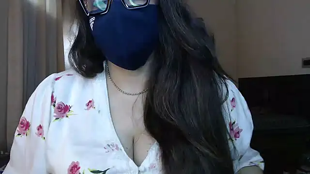 SEXY-Sardarni - boobs show