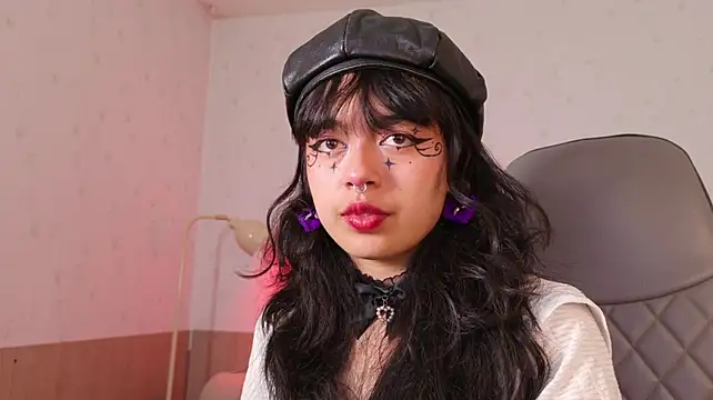 Saphyralux - I show you my ass and push for you
