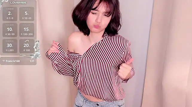 KiaConfrey - take off straps