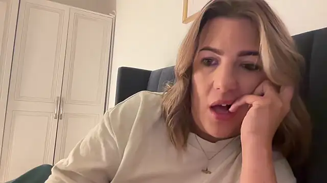 MsBelleWarick - Strip me + 3 mins Domi Control