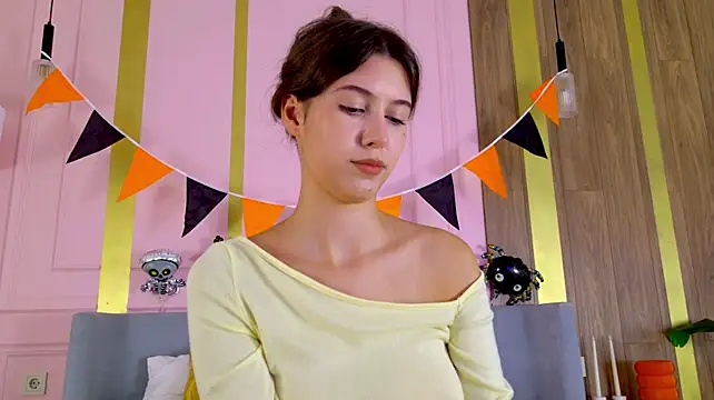 MilaLavson - Slap my tit