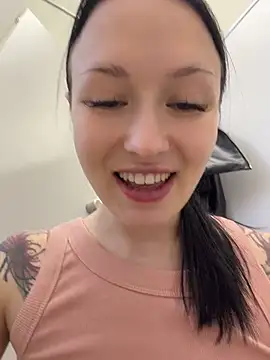 EliteBitch - take off my top in man WC💅