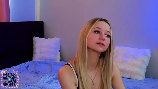 GirlMathExpert - eyes contact