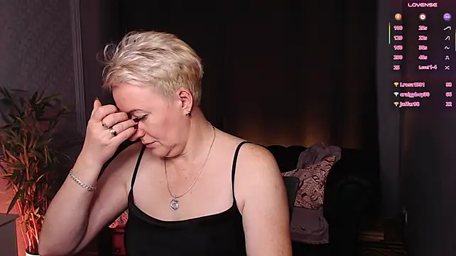 Nika_Smit - ice on my nipples