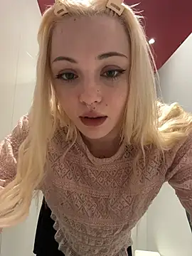 Badblondie - 🩷public boobies massage🩷