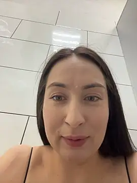 Holly_Play - open DOOR + moan NAUGHTY in wc