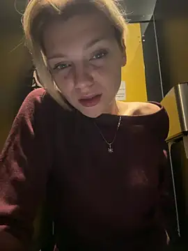 ValenciaShock - PLAY WITH MY NAKED BOOBS