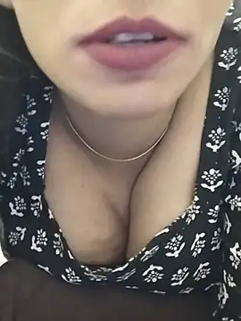 Raseeli_bhabhi1 - Boobs sucking