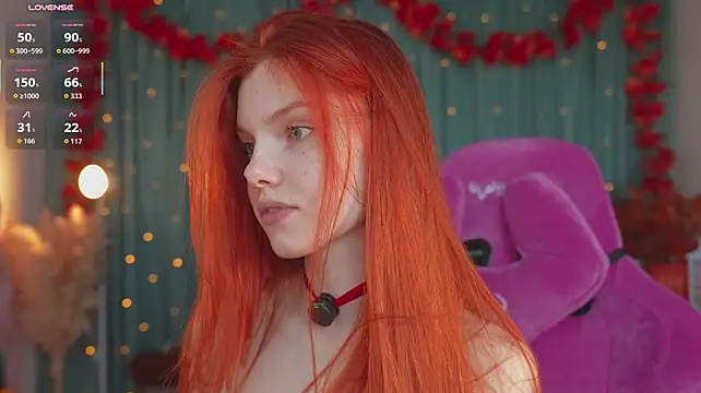 Katy__Ethereal - squats on cam