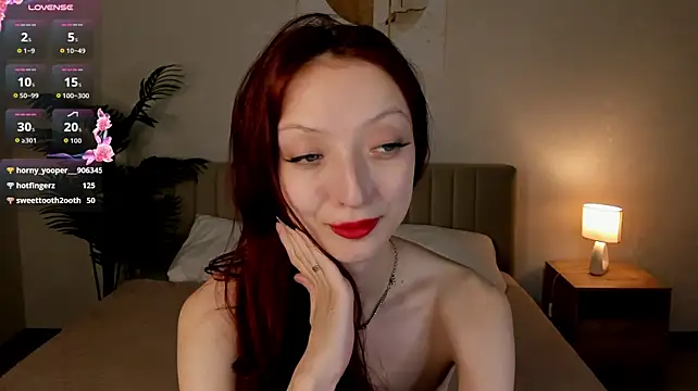 Daria_J - show doggy slap ass