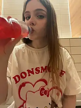 Lunabelle_ - touch my nipples under top + flash