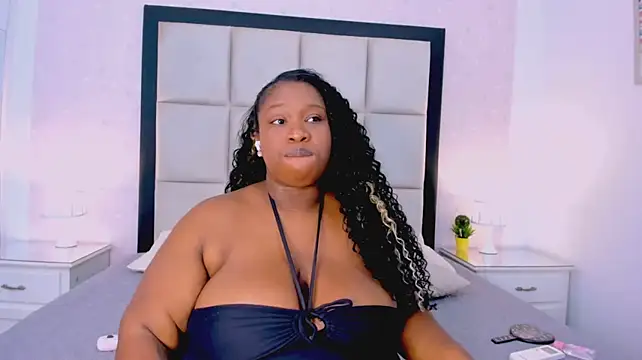 TreisyVixen - Apply oil to breasts and neckline