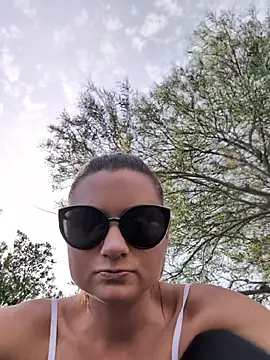 Samira-Summer - Naked Walk Last Tipper gets 2 Videos
