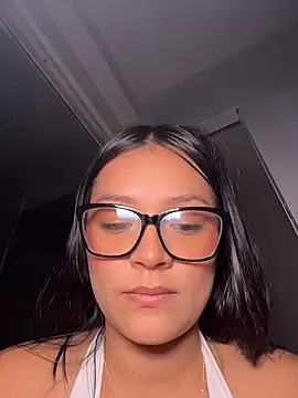 Lola_sweeet18 - remover short/ 3 slap pussy