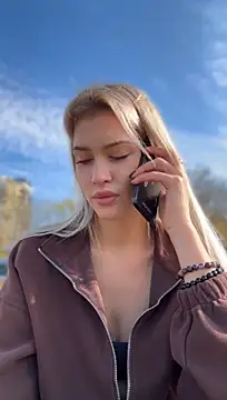 KikiWatson - Show pussy in public 😍❤️‍🔥
