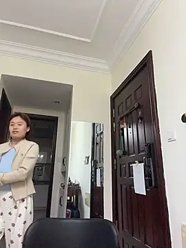 Saozi666 - 完成可选：挤奶水、口交黑鸡吧、小粉插入M腿、开双插票、骑乘视角、口叼内裤