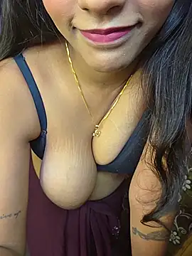 Curvy_BabyGirl - First Day, First Show!