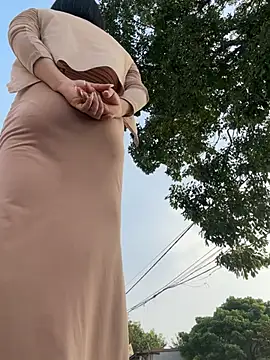 May-Squirt - Make my dress wet in puclic And squirt
