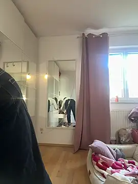 HotGirl01_ - Show my boobs and make my nipples hard🍒