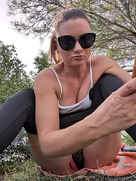 Samira-Summer - Naked Walk Last Tipper gets 2 Videos