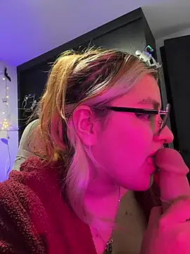 Sophia_Weest99 - Naked+ oil in body