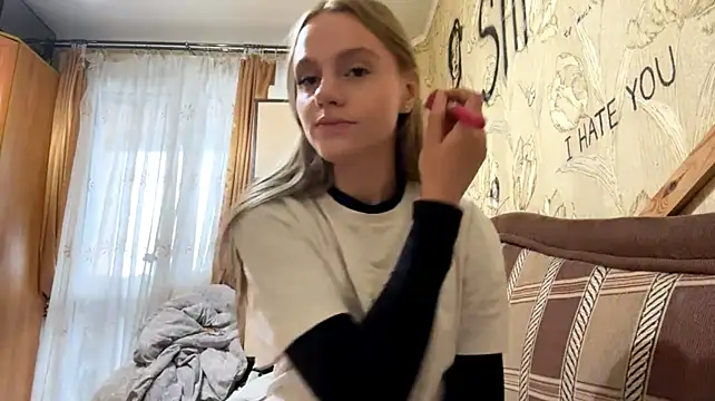 DollieMuhn - Massage my boobs