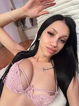 Ilariea_girl - Full Naked and pussy in your face