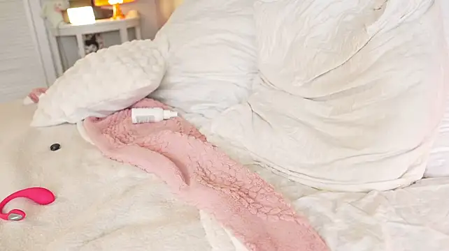 Dolly_Di - Your nose sticking into my panties