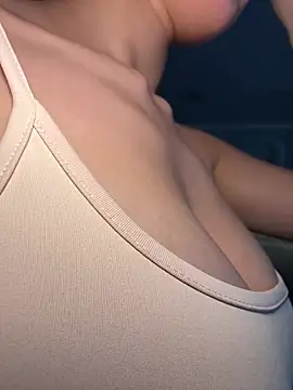 AriNova_ - COMPLETELY NAKED IN THE ROOM
