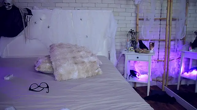 Annabellahot - BohOOhoo our pussy with your vibes :))